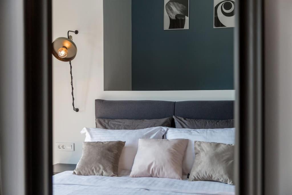 Marcante - Designer, Romantic Pool View Apartment