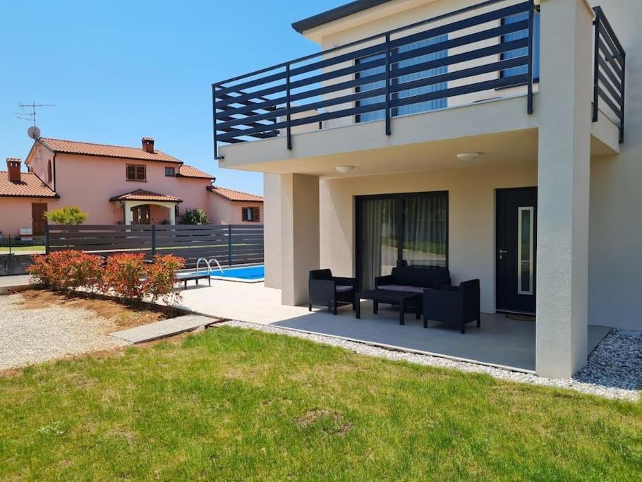 Marcante - Designer, Romantic Pool View Apartment *